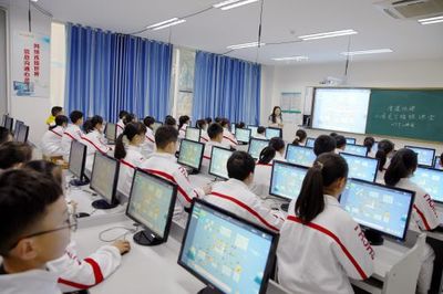 网易公益“一块屏”点亮巫山 智慧教育成果惠及万名中小学生